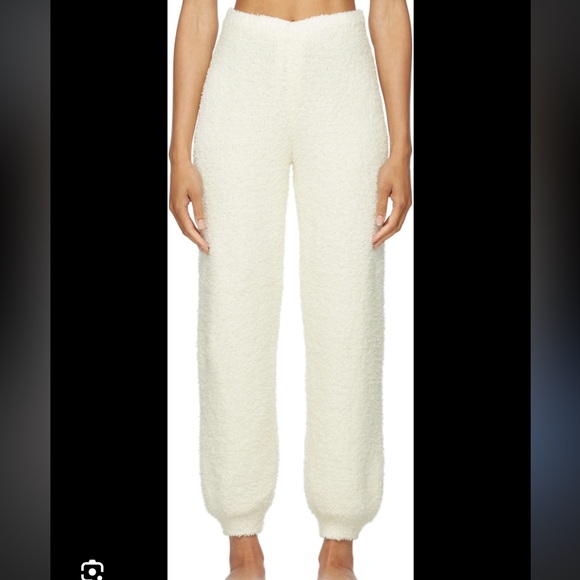 SKIMS Pants - Skims Off-White Cozy Knit Jogger Lounge Pants